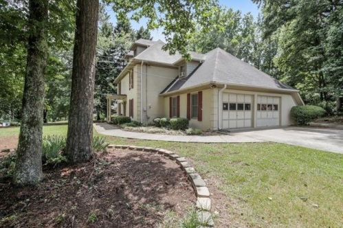 1201 Great Oaks Dr, Conyers, GA 30013-3097