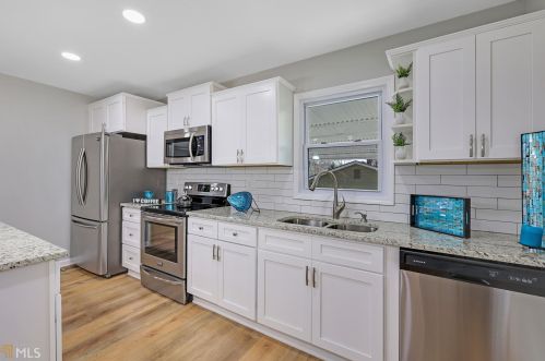 976 Pinehurst Dr, Smyrna GA  30080-4225 exterior