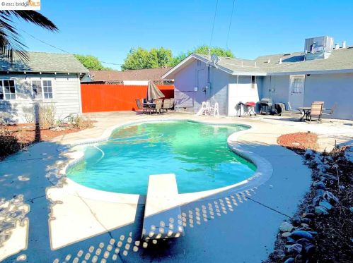 397 Crescent Dr, Rio Vista, CA 94571-1405