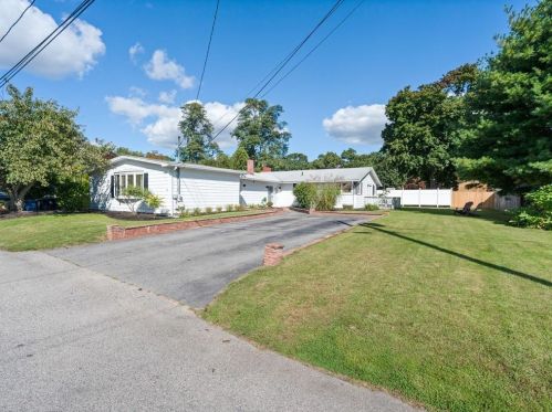 24 Shadbush Rd, Warwick, RI 02888-6118