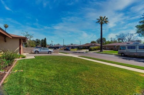 10075 Hedrick Ave, Riverside CA  92503-2377 exterior