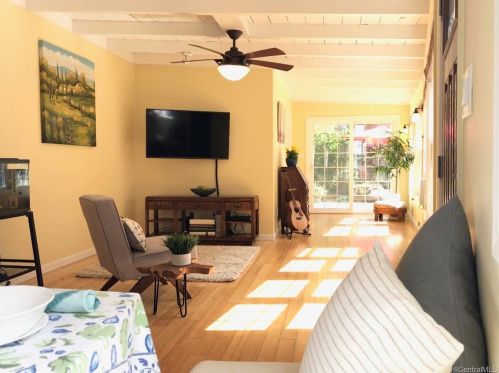 3077 Woolsey Pl, Honolulu HI  96822-1569 exterior