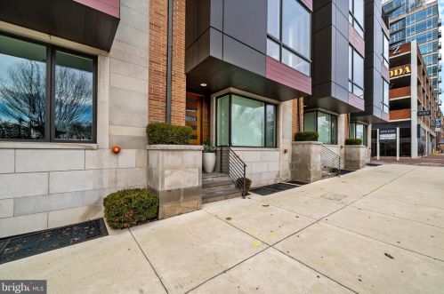 134 Front St, Philadelphia PA  19106-0020 exterior