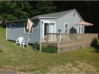 6 Lakeview Ave, Chester, CT 06412-1023
