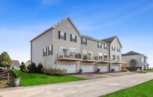 185 Lakeshore Dr, Oswego, IL 60543-5107
