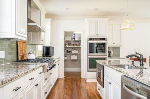 4437 Carmain Dr, Atlanta GA  30342-3503 exterior