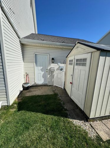 2747 Ashlar Dr, Springfield OH  45503-1862 exterior