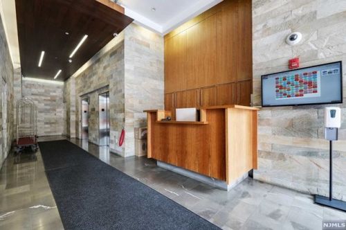 1207 City Pl, Edgewater NJ  07020-3142 exterior