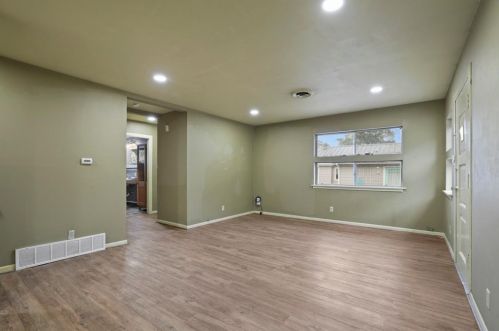 8048 Woodvale Rd, Fort Worth TX  76135-4431 exterior