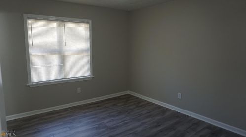 3260 Creekwood Dr, Rex GA  30273-2121 exterior