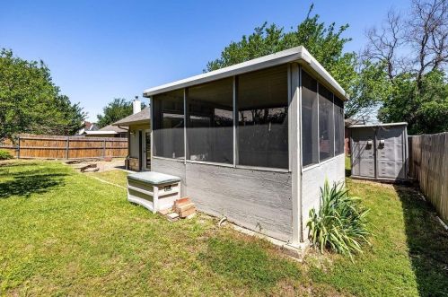 5736 Straightaway Dr, Fort Worth TX  76117-1594 exterior