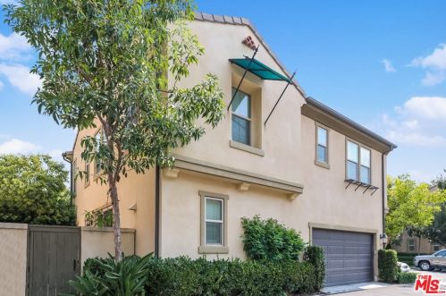 154 Pathway, Irvine CA  92618-8846 exterior