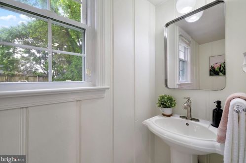 9613 Clearview Pl, Silver Spring MD 20901-2902 exterior