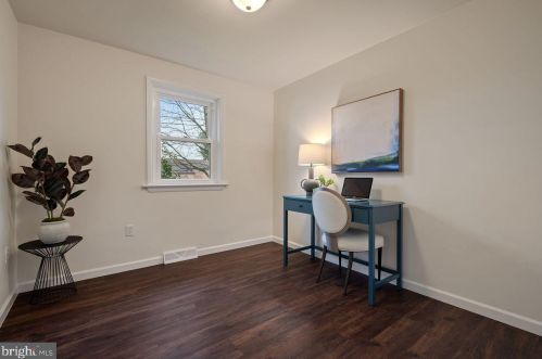 564 Lampeter Rd, Lancaster PA  17602-4010 exterior