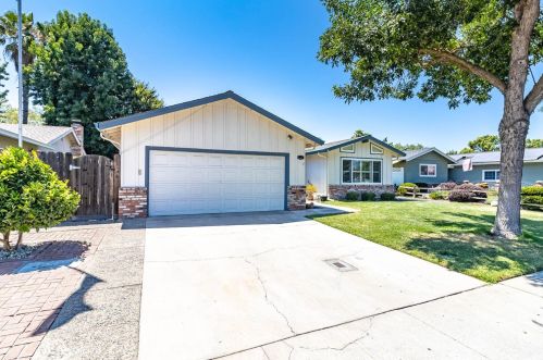 1325 Sharonwood Dr, Modesto, CA 95355-3310