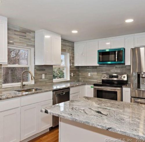 22 Lake Rd, Coventry CT  06238-2025 exterior
