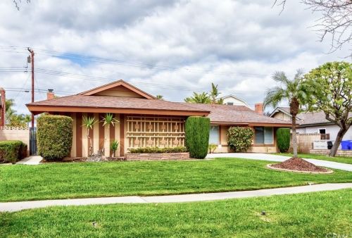 1071 Golden Rain St, Upland, CA 91786-3716