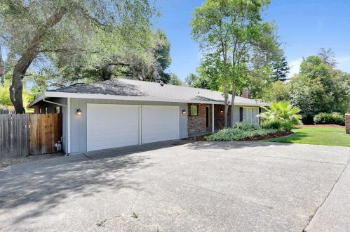 9079 Winding Oak Dr, Fair Oaks, CA 95628-4171