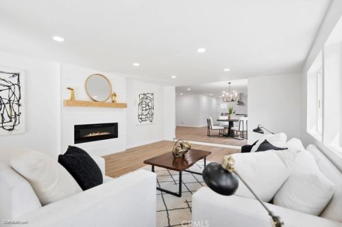 915 Alta Vista Dr, Vista CA  92084-5517 exterior