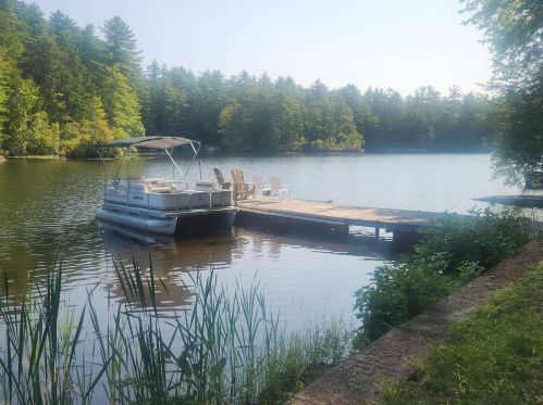 89 Lakeview Dr, Nottingham, NH
