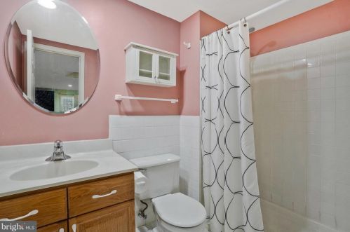 8858 Eagle Rock Ln, Springfield VA  22153-1727 exterior