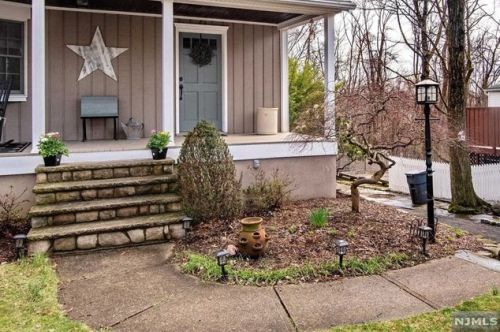 937 Lafayette Ave Ext, Paterson, NJ 07506-2231