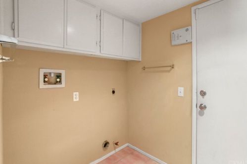 8623 Mesa Oak Dr, Riverside CA  92508-3123 exterior
