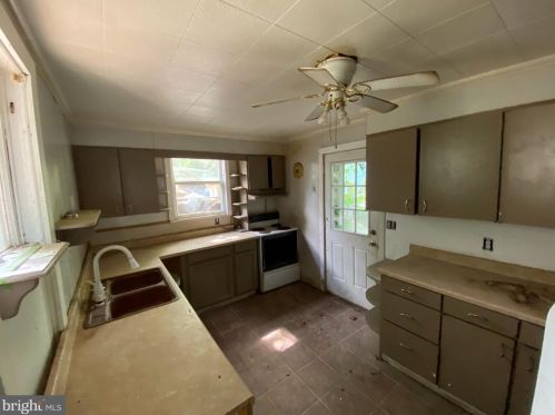 475 Goethe St, Cumberland, MD 21502-1301