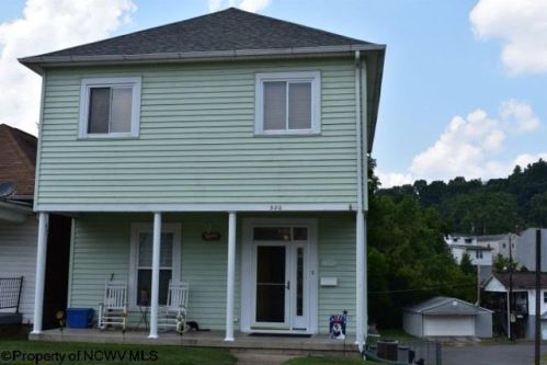 320 7th St, Clarksburg, WV 26301-2042