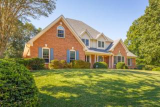2016 Riverwood Dr, Hixson, TN 37343-3555