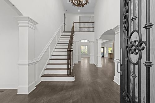 695 Highland Oaks Dr, Atlanta GA  30331-9210 exterior