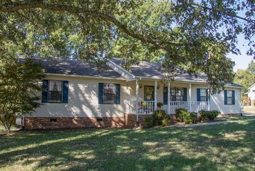 207 Woodside Dr, Dresden, TN 38225-4357