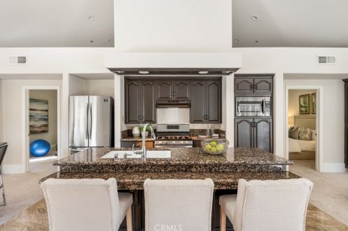 4501 Cerro Vista Dr, Anaheim CA 92807 exterior