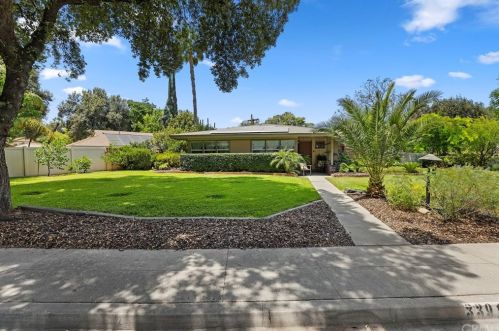 3391 Mono Dr, Riverside CA  92506-2151 exterior