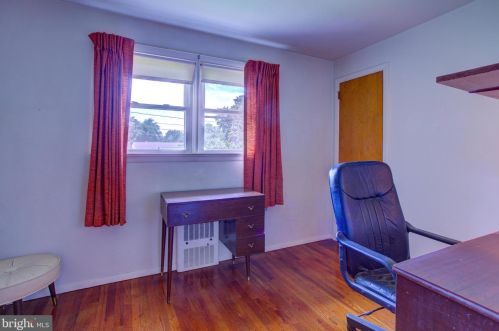 72 Village Dr, Lancaster PA  17601-3324 exterior