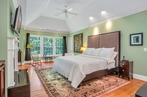 453 Manor Ridge Dr, Atlanta GA  30305-3509 exterior
