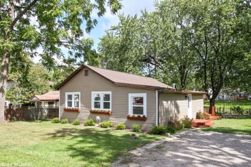 41739 Circle Dr, Antioch, IL 60002-9239