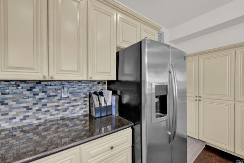 831 Chateau Cir, Vacaville CA  95687-7432 exterior