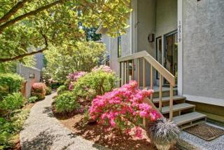 19519 86th Ave, Edmonds, WA 98026-6111