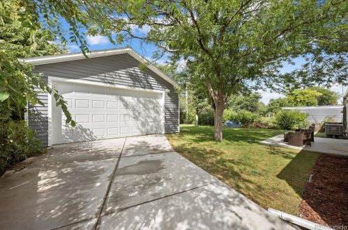 2895 Fairfax St, Denver CO  80207-2748 exterior