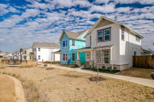 1520 Jackson St, Carrollton, TX 75006