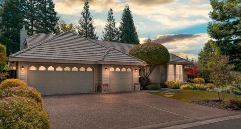 2098 Portsmouth Dr, Folsom, CA 95762-6906
