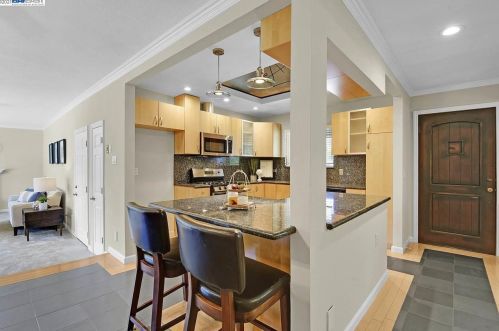 5080 Black Ave, Pleasanton, CA 94566-5914