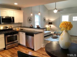 410 Bledsoe Ave, Raleigh, NC 27601-2702