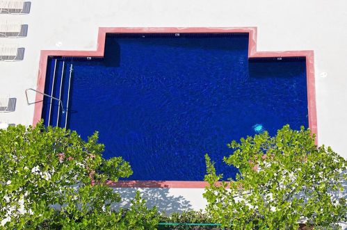 430 Lewers St, Honolulu HI  96815-2444 exterior