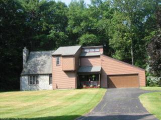 1 Partridge Mdw, Granby, CT 06035-1817