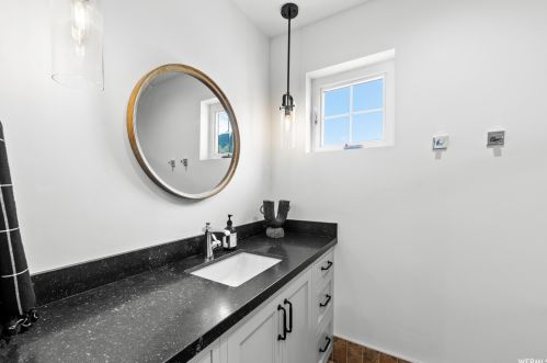 656 750, Woodland Hills UT 84653-5653 exterior