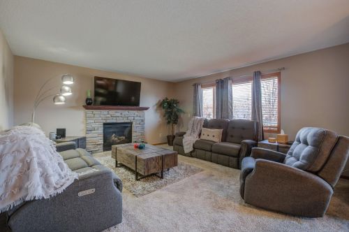 679 Falcon Rdg Rd, Saint Paul MN  55125-1457 exterior