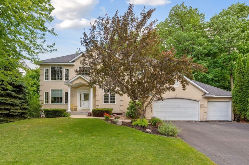 2897 Forest Rdg, Chaska, MN 55318-1112