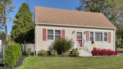 12 Sally St, Bloomingdale, NJ 07403-1306